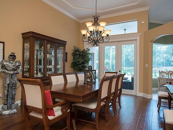 3rd image of 4929 Keeneland Cir