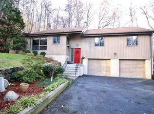 18 Pleasant Ridge Rd, Valhalla, NY 10595