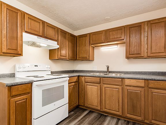 5th image of 1135 Meadowdale Ave