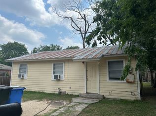 407 Vera Cruz St, Seguin, TX 78155