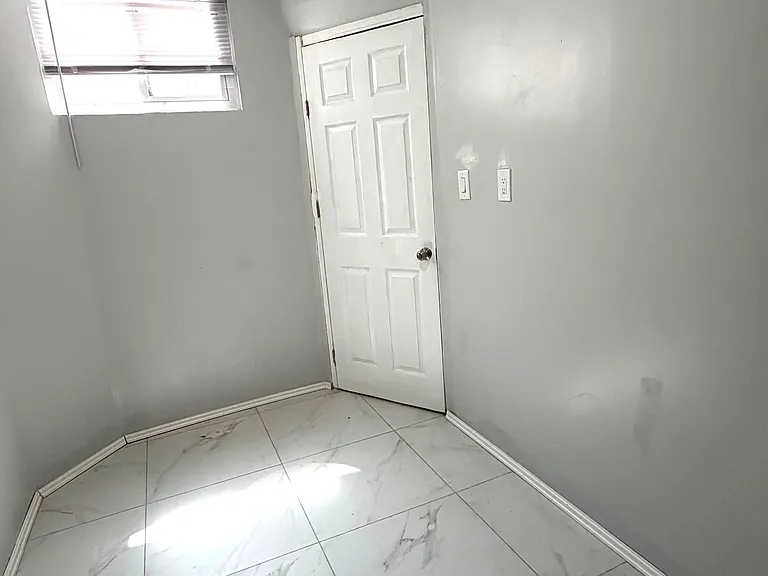 106 Romaine Ave #1 — Photo 9