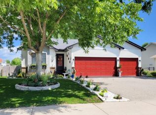 306 Glenwood St SW, Isanti, MN 55040