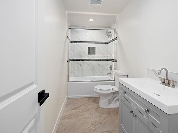 2nd image of 707 E Orange Grove Ave #D