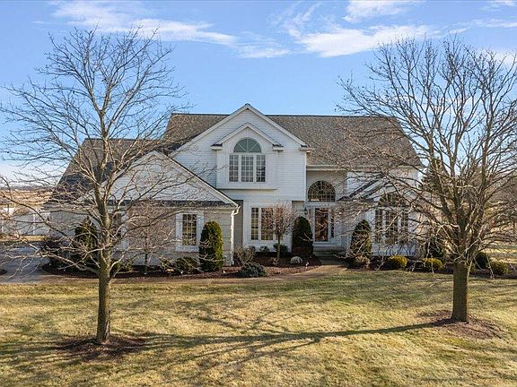 2nd image of 1930 Petersburg Rd