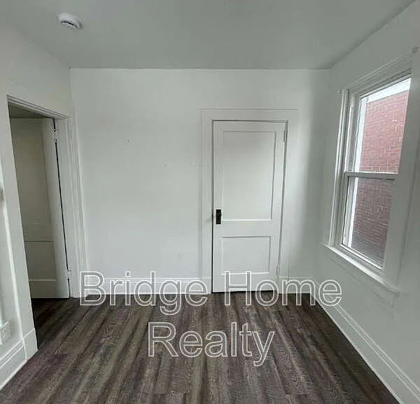 136 S Spring Ave — Photo 41