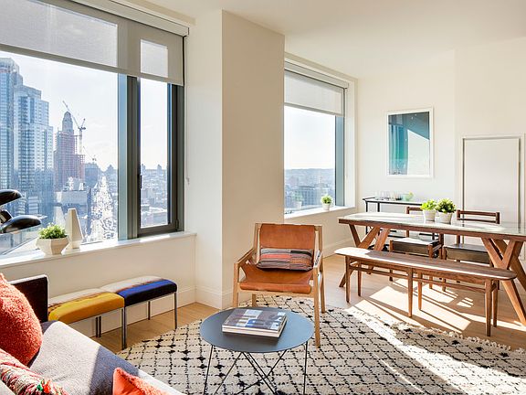 4th image of 10 City Pt APT 23H