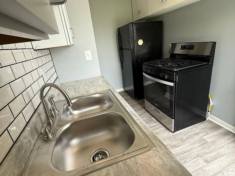 638 S Woodlawn Blvd — Photo 17