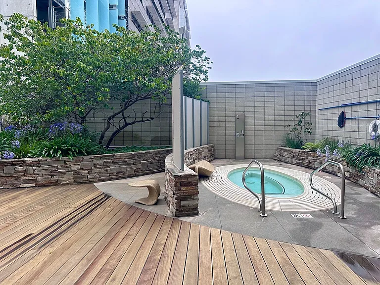 1160 Mission St #909 — Photo 12