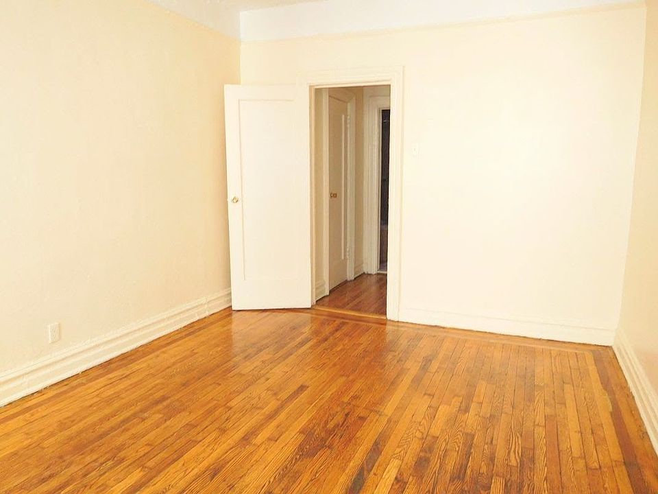 2nd image of 546 Midwood St APT B6