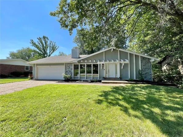 45 Savoy Dr, Lake Saint Louis, MO 63367
