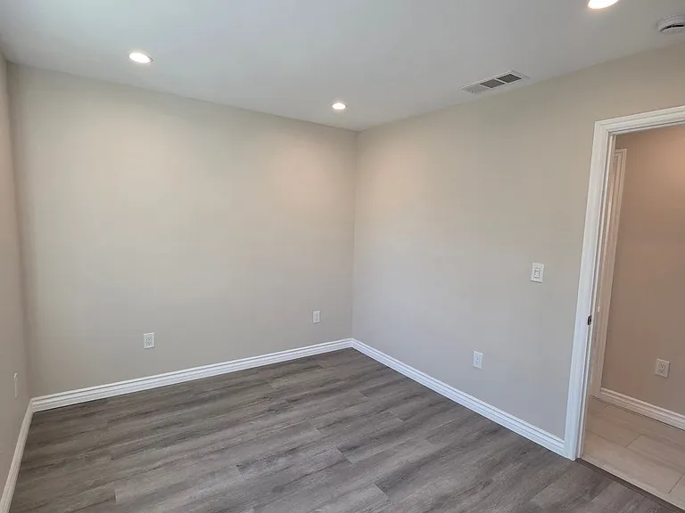 5546 Sulphur Dr — Photo 9