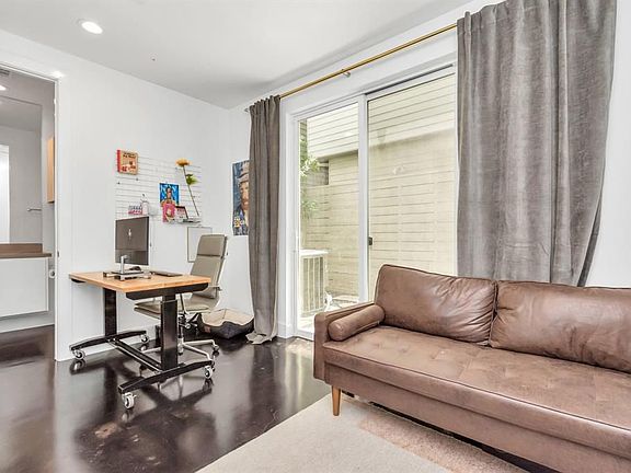 4th image of 5871 E Post Oak Ln