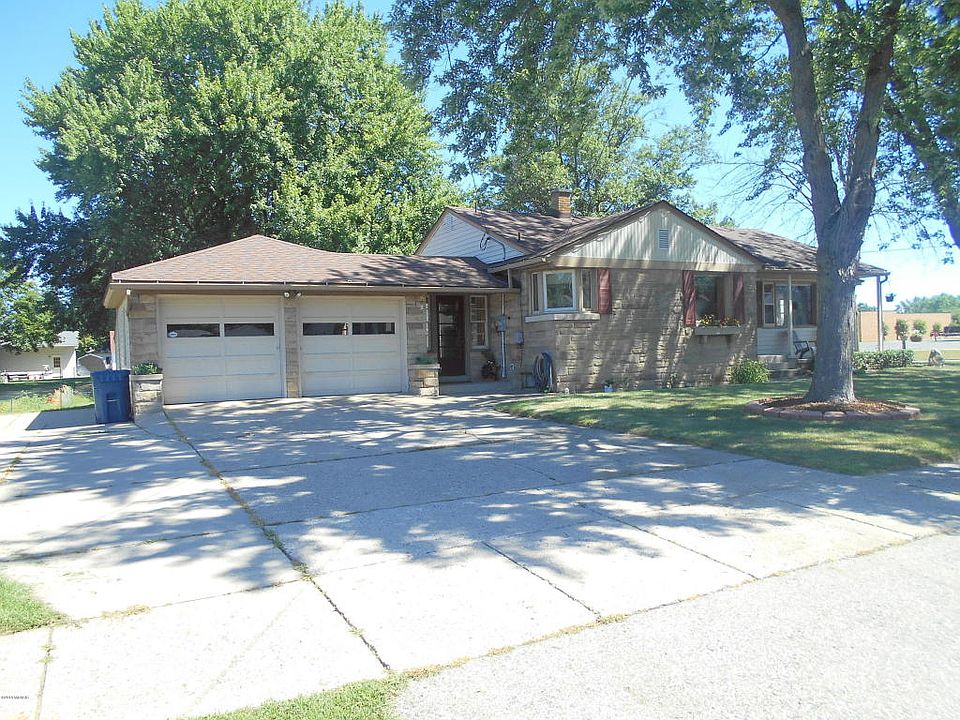 1st image of 3573 Oak St
