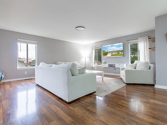 4th image of 1154 Panorama Dr