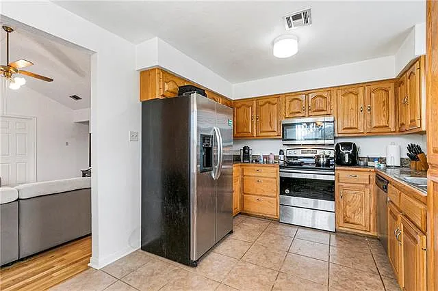1516 Mayfield St — Photo 6