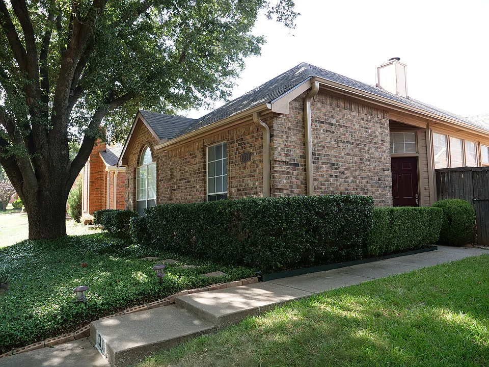 1311 Overlook Dr