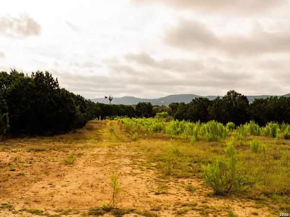 3584 Privilege Creek Road, Bandera, TX 78063