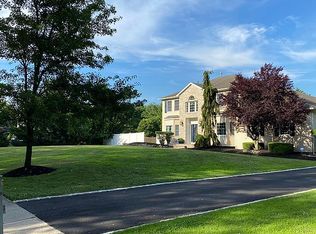 40 Red Fox Rd, Freehold, NJ 07728