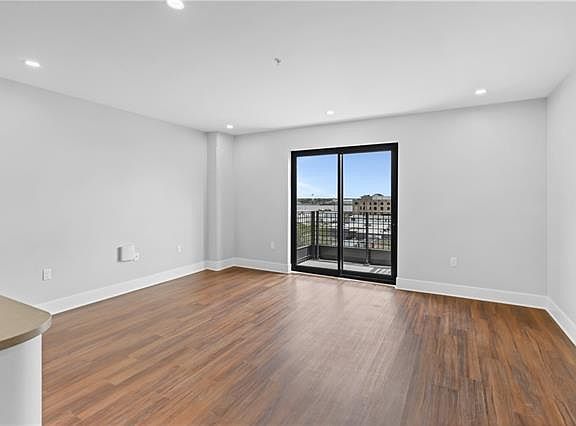 5th image of 2115 Saint Thomas St