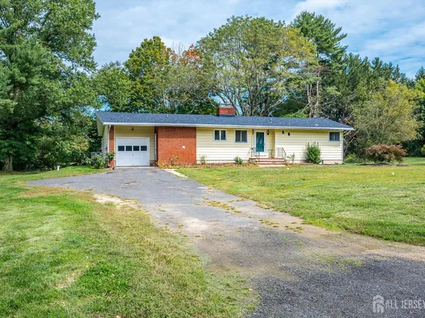 93 Conover Rd, West Windsor, NJ 08550