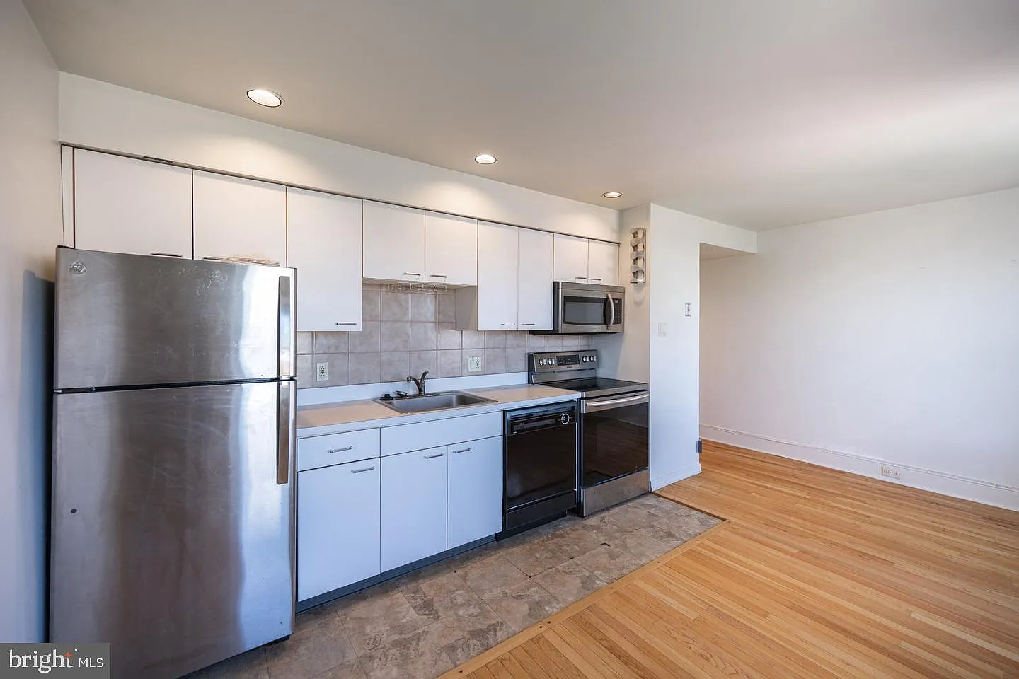 1 bed, 1.0 bath, $1,400 — Photo 3