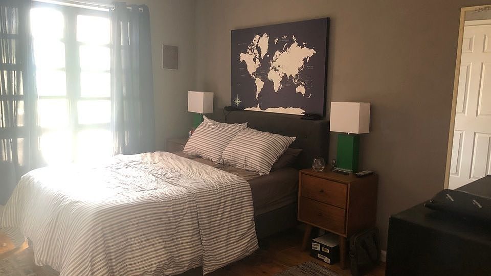 1st image of 118 Leonard St APT 3