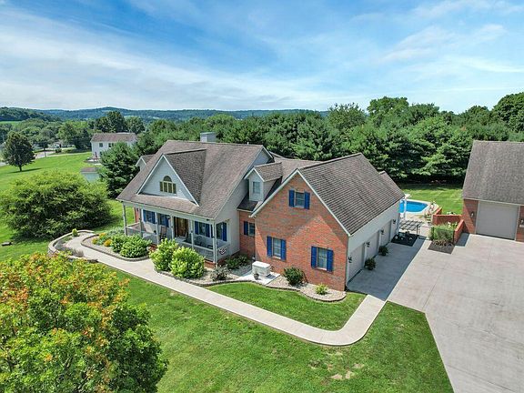 4th image of 56 Misty Meadows Dr