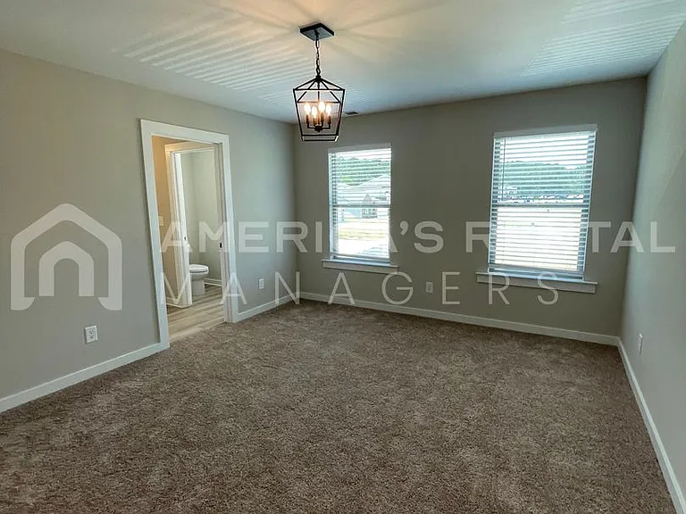 55 Kings Way — Photo 27