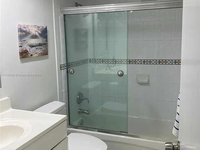 5161 Collins Ave #210 — Photo 14