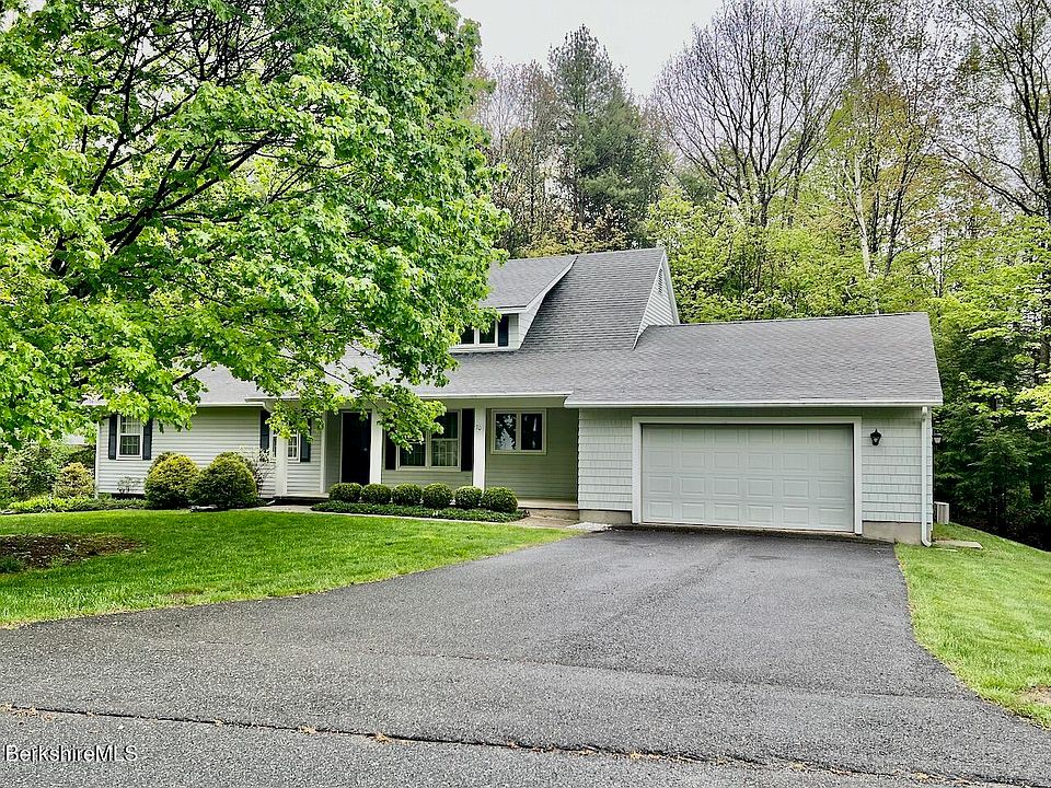 1st image of 70 Galway Ct