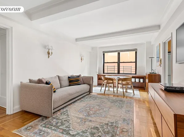 245 East 72nd Street image 2 of 6
