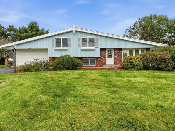 44 Dennison Hill Rd, Southbridge, MA 01550