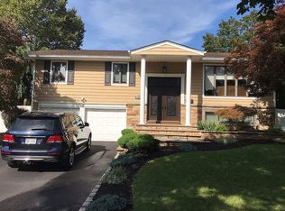 22 Enfield Ln, Kings Park, NY 11754