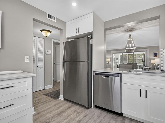 5th image of 3951 Via Poinciana #209