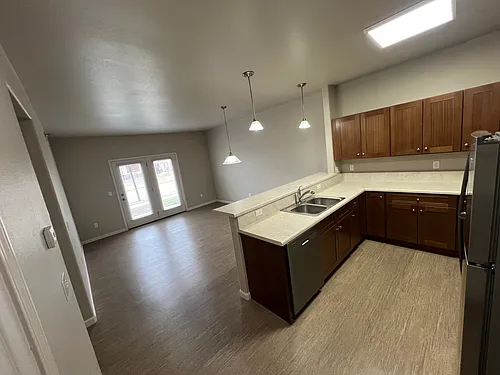 2202 Timbers St W Photo 1