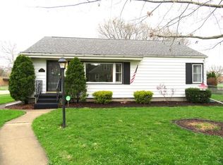 712 W 15th St, Sterling, IL 61081
