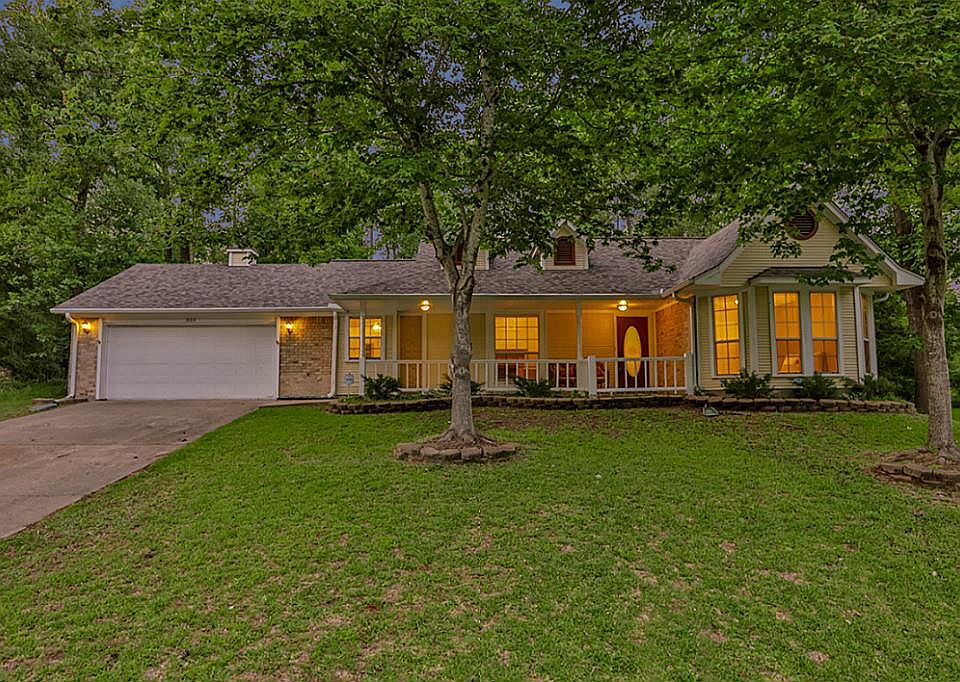 1st image of 1864 Green Briar Dr