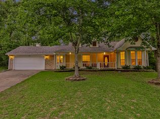 1864 Green Briar Dr, Huntsville, TX 77340