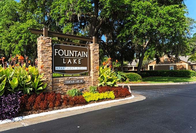 1st image of 1069 Fountain Lake Dr