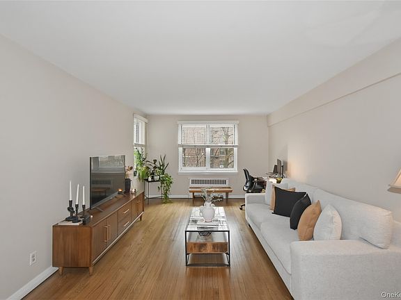5th image of 280 Collins Avenue #6I