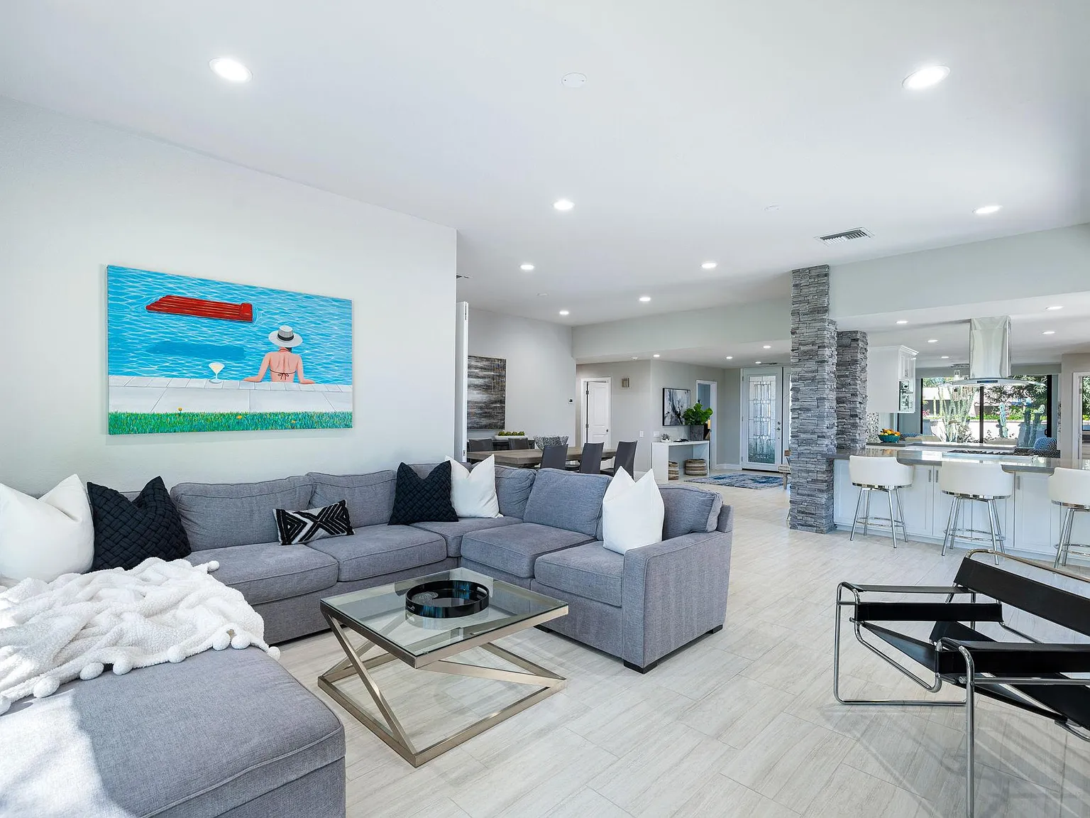 4 bed, 3200 sqft, $12,000 — Photo 1