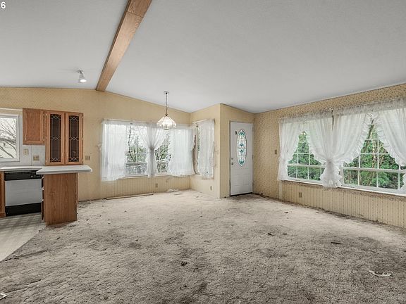 4th image of 5300 NE 75th Ave