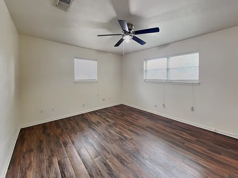 5311 Purington Ave — Photo 8