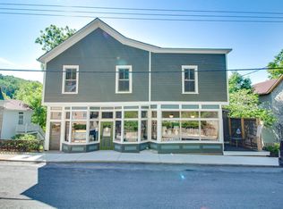 18 Lasalle St, Elsah, IL 62028