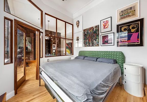 4th image of 12 E 14th St APT 5A