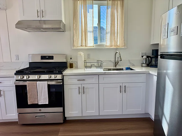 803 N Marguerita Ave #B — Photo 8