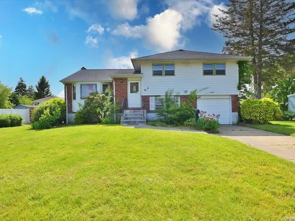 34 W 6th Street, Deer Park, NY 11729