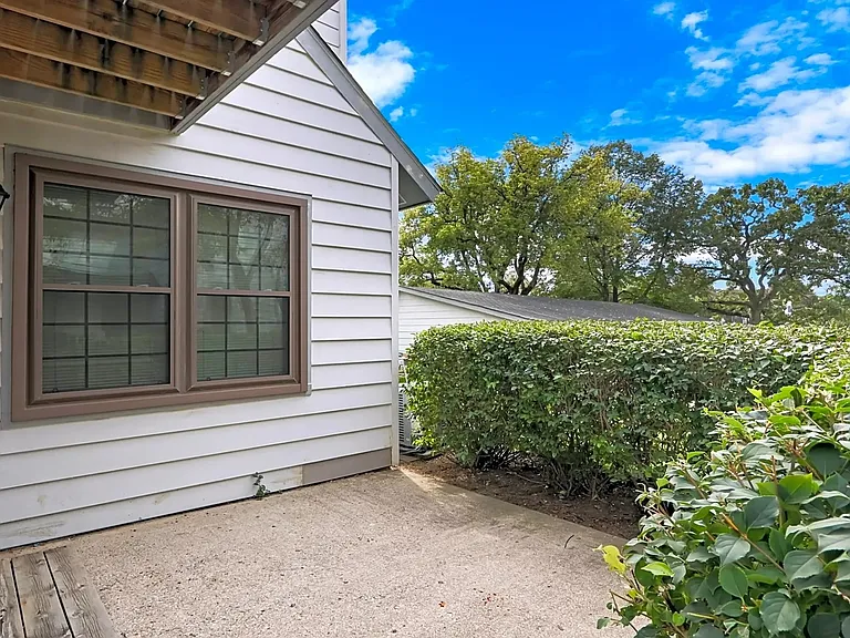 719 Wakefield Rd — Photo 15
