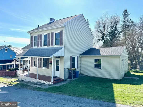 114 N Front St, Womelsdorf, PA 19567