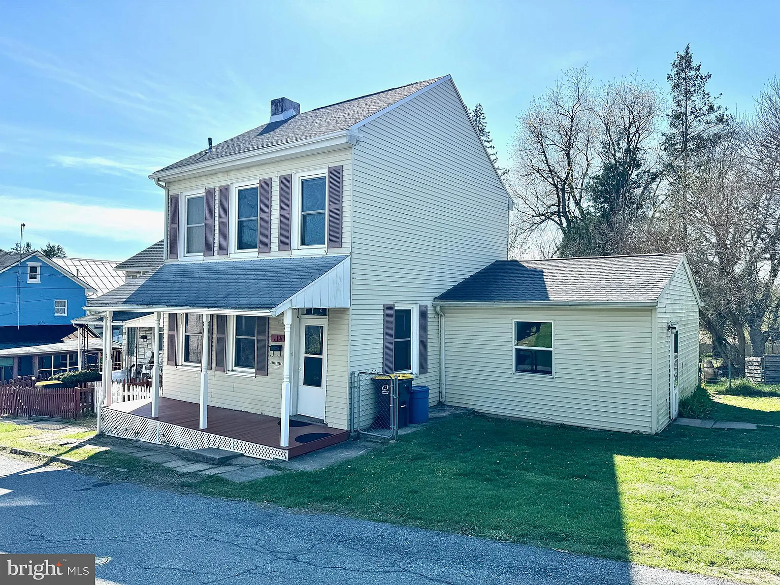 114 N Front St photo 1
